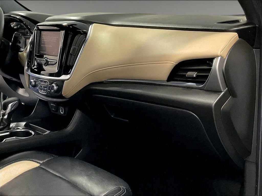 Used 2022 Silver Chevrolet LS image 13