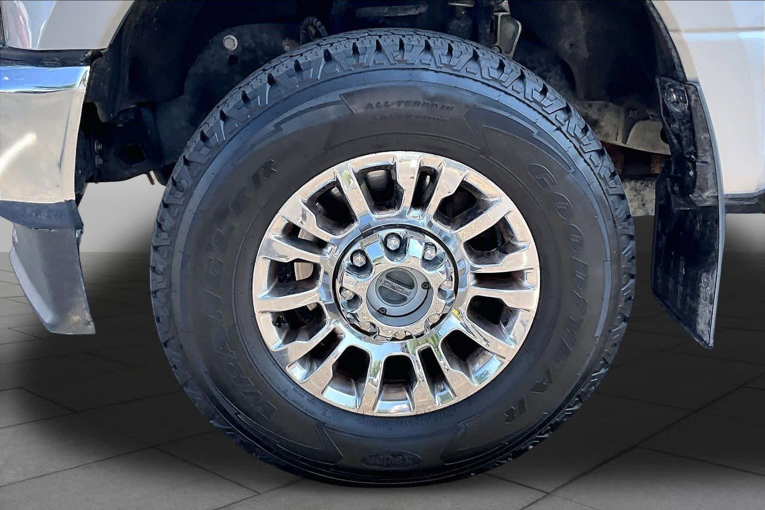 Used 2020 Iconic Silver Ford XLT image 10
