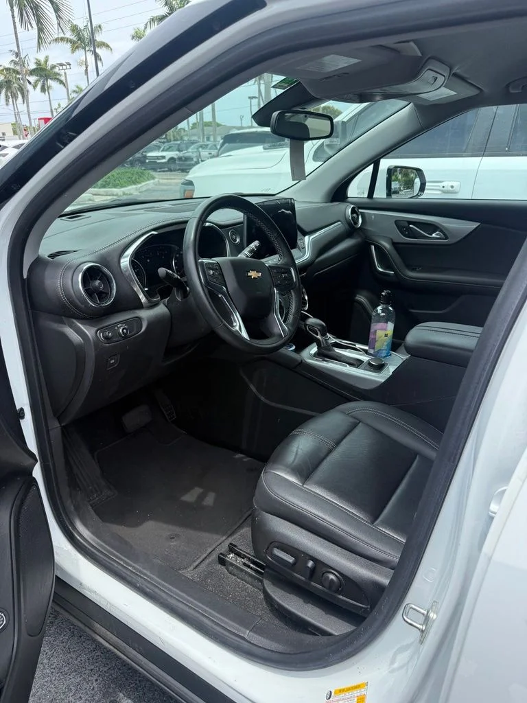 Used 2023 White Chevrolet LT image 4
