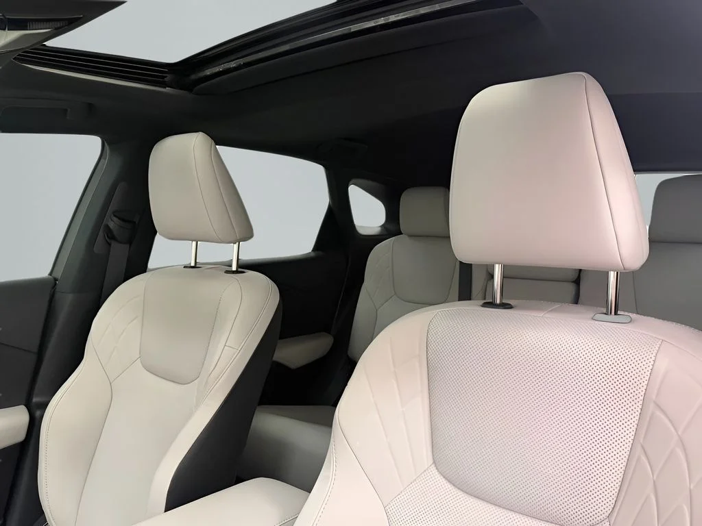 Used 2024 White Lexus 350h Premium image 12