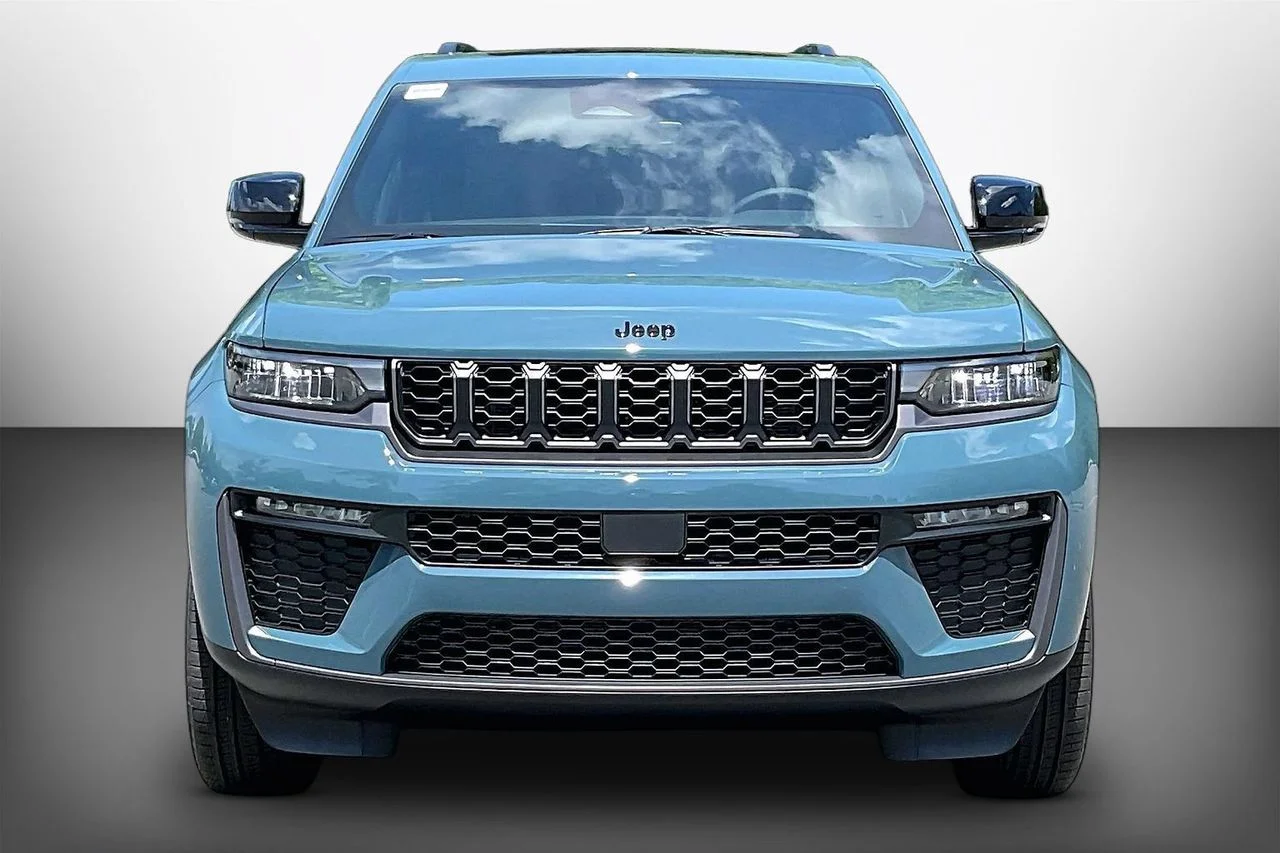 New 2026 Steel Blue Exterior Paint Jeep Limited image 3