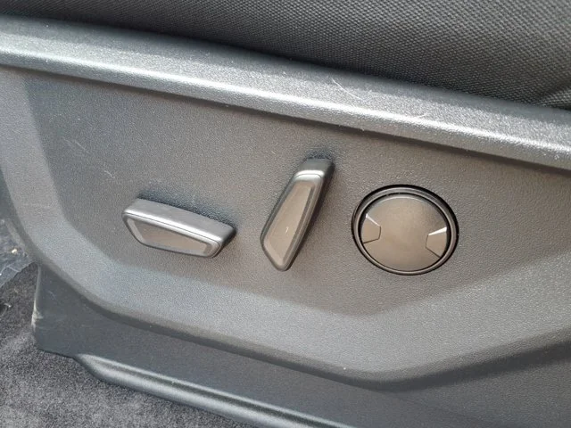 New 2026 Carbonized Gray Metallic Ford XLT image 36
