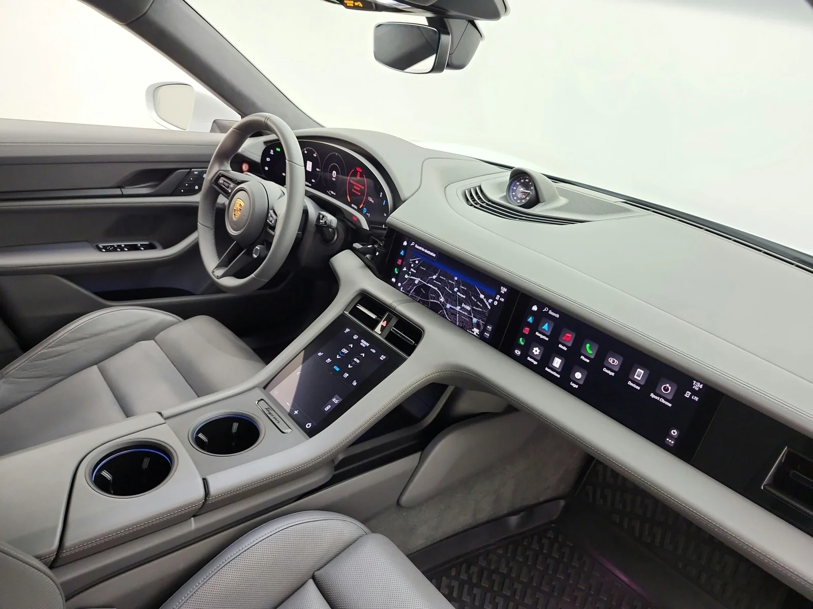 Used 2022 Carrara White Metallic Porsche GTS Sport Turismo AWD image 18