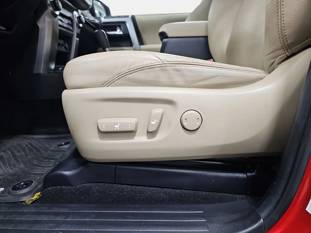 Used 2015 Red Toyota Limited image 31