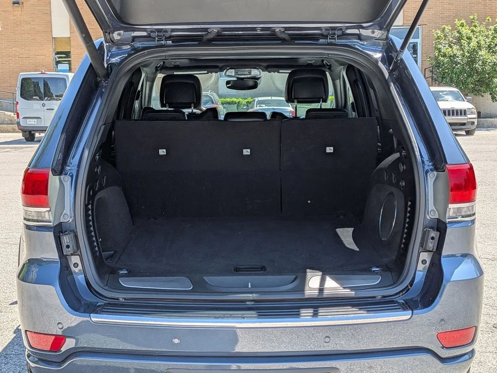 Used 2019 Blue Jeep Overland image 6