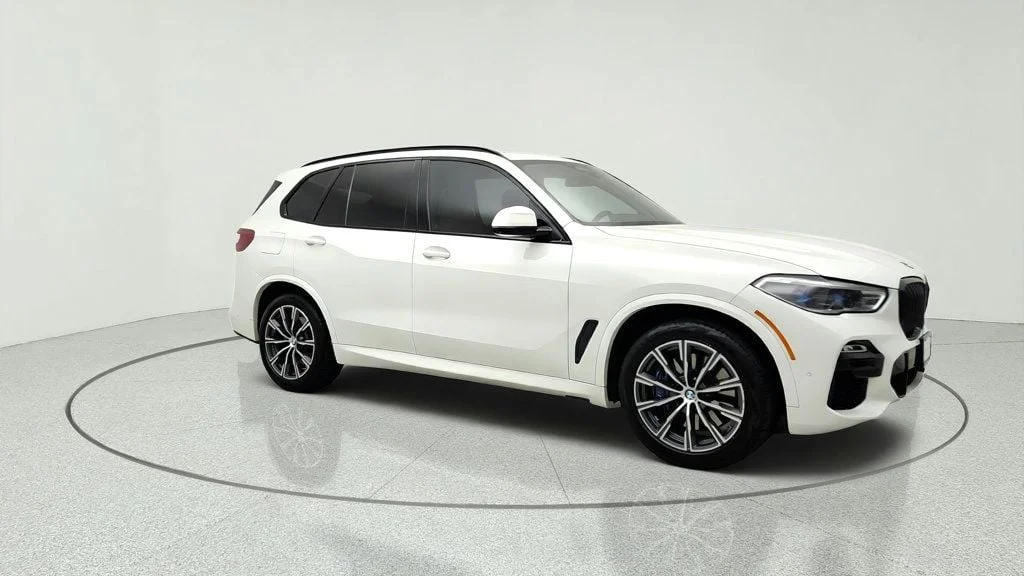 Used 2019 Alpine White BMW xDrive40i Sports Activity Vehicle w/ M Sport Pkg & Executive Pkg image 3