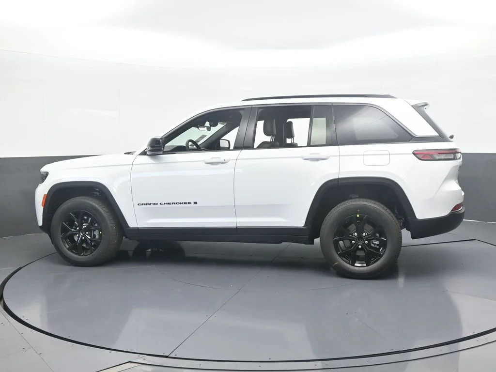 New 2026 Bright White Clear-Coat Exterior Paint Jeep Laredo image 1