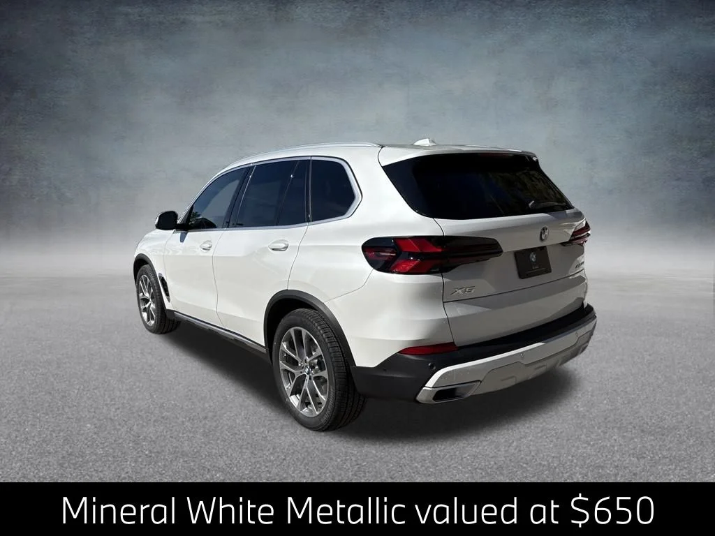New 2026 White BMW xDrive40i image 3