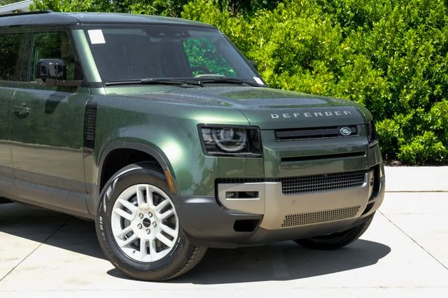 New 2026 Green Land Rover S image 9