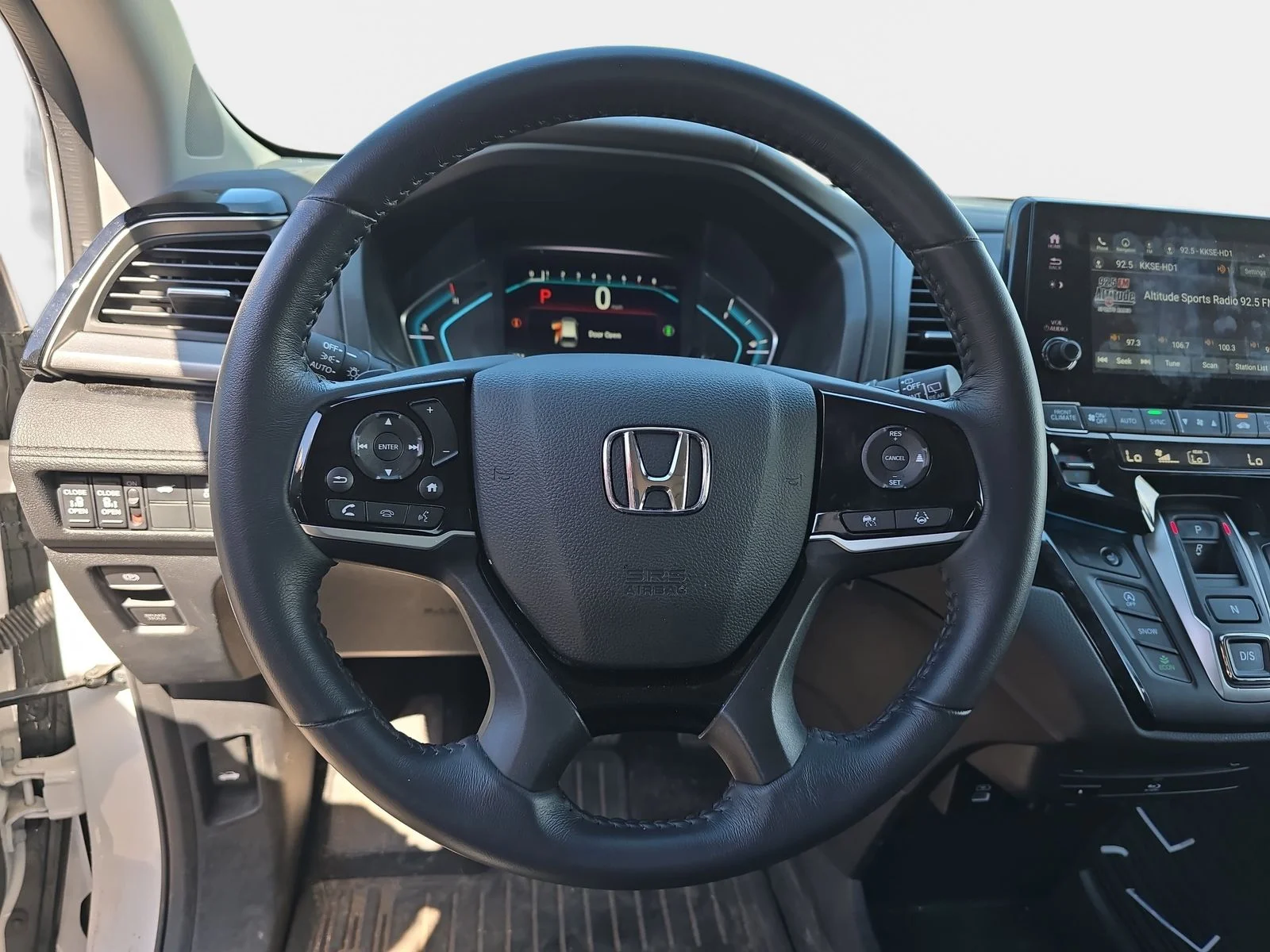 Used 2023 Platinum White Pearl Honda Touring image 13