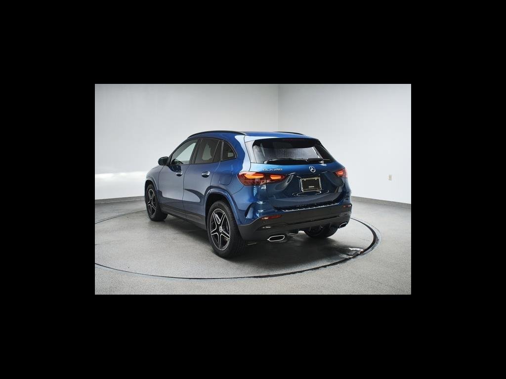 Used 2024 Starling Blue Metallic Mercedes-Benz GLA 250 image 8