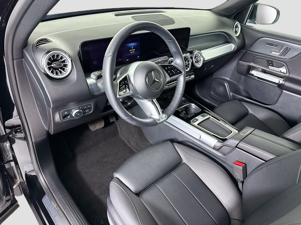 Used 2025 Night Black Mercedes-Benz GLB 250 image 9