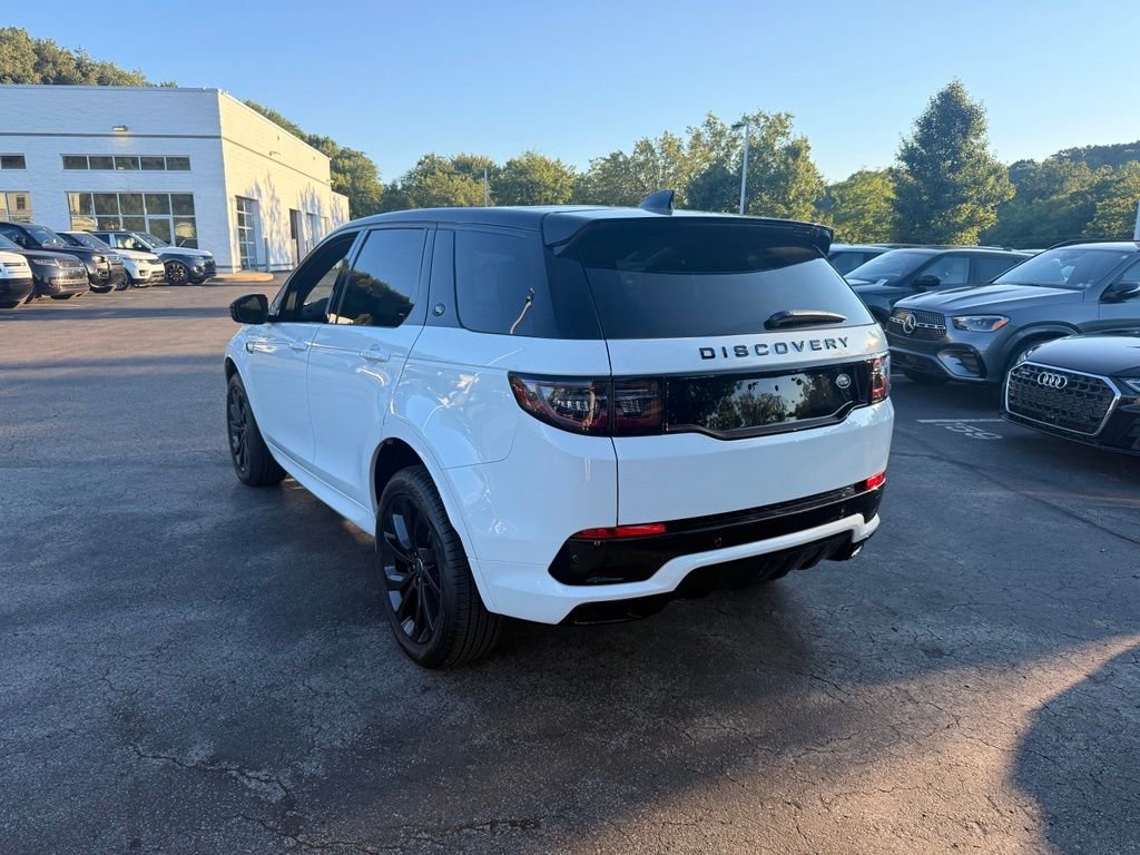 Certified Used 2023 Fuji White Land Rover SE R-Dynamic image 3