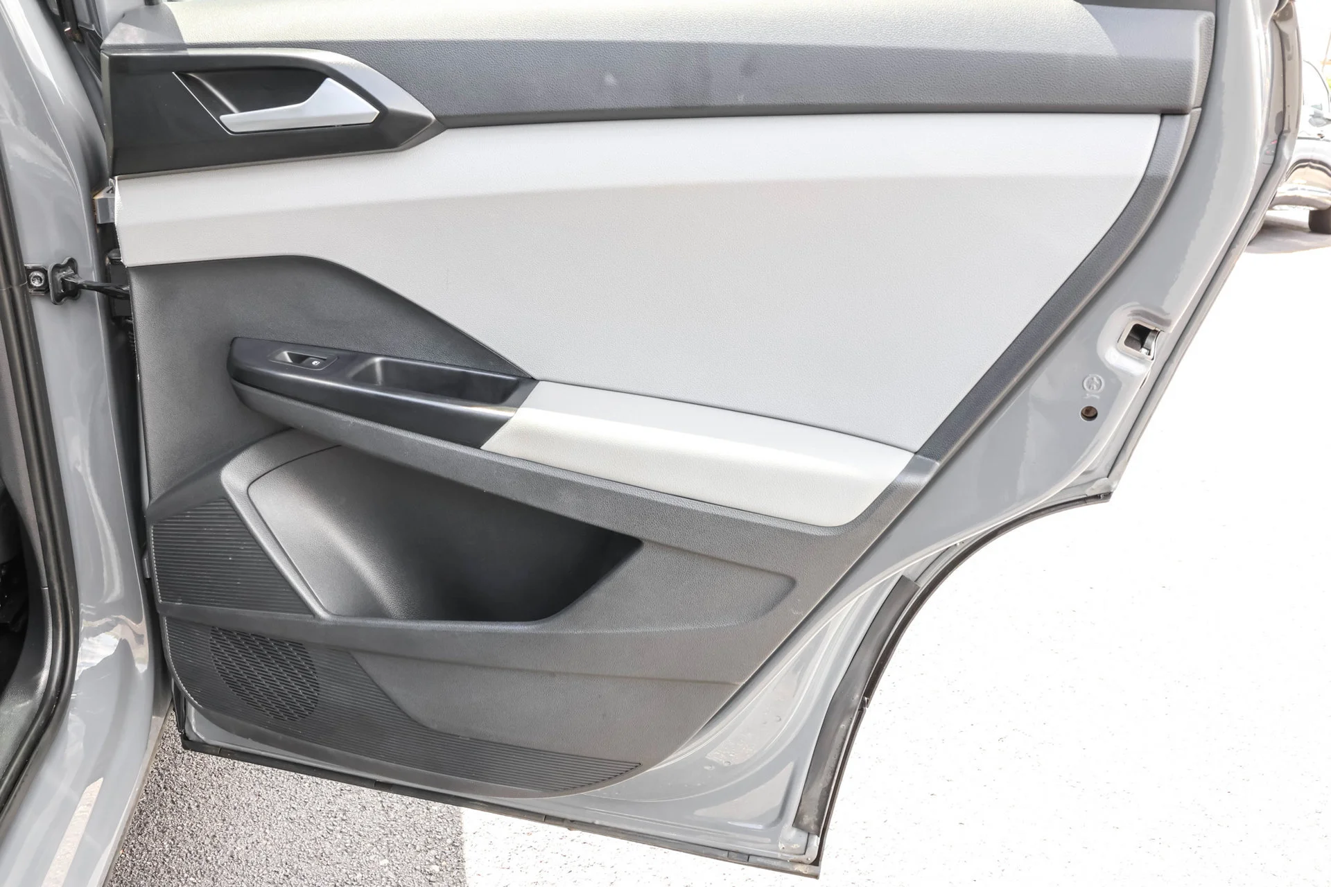 2023 Volkswagen Taos SE - Photo 40