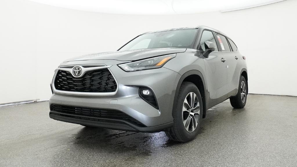 New 2026 Heavy Metal Toyota XLE image 3