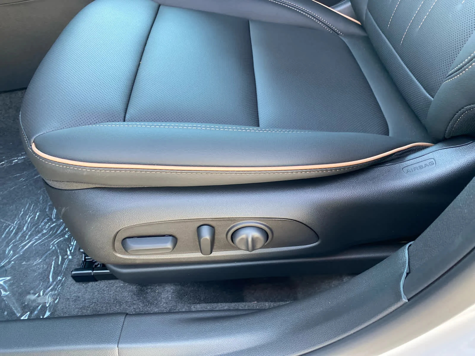 New 2026 White Frost Tricoat Buick Avenir image 9