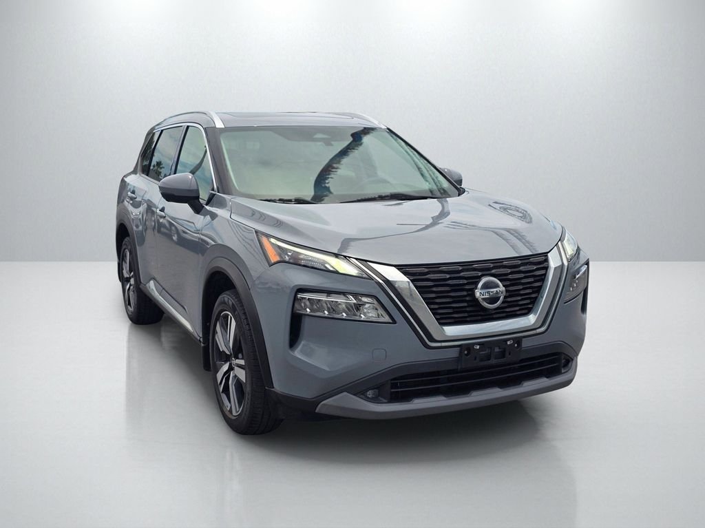 Used 2021 Gray Nissan SL image 3