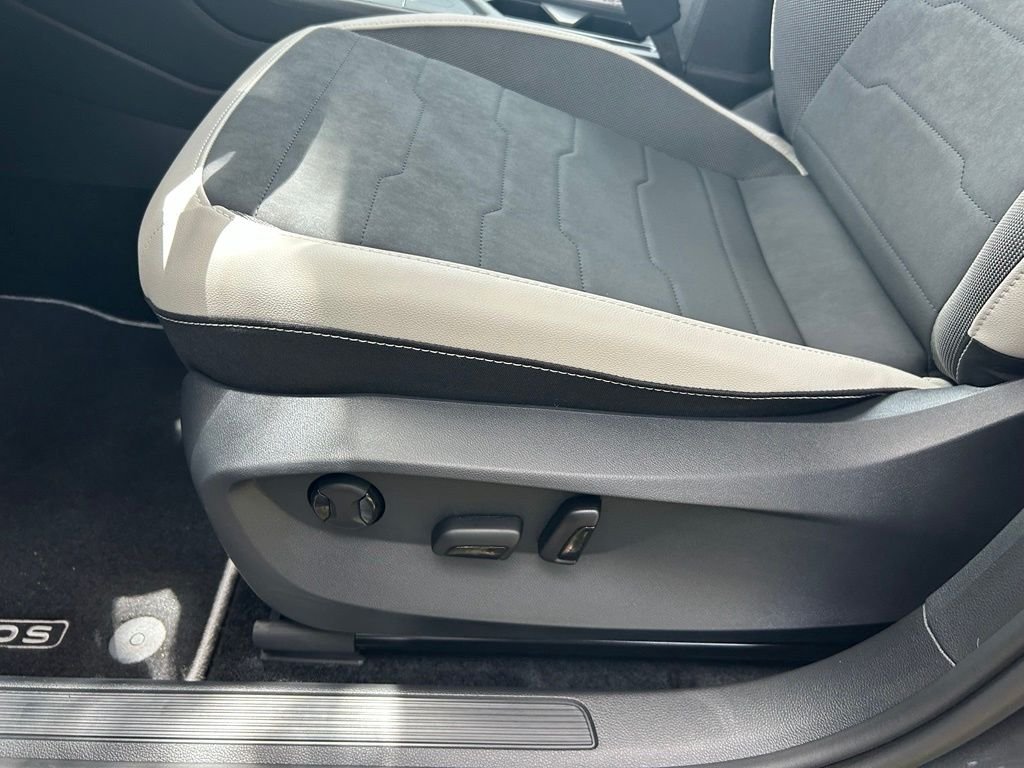 New 2026 Gray Volkswagen 1.5T SE image 44