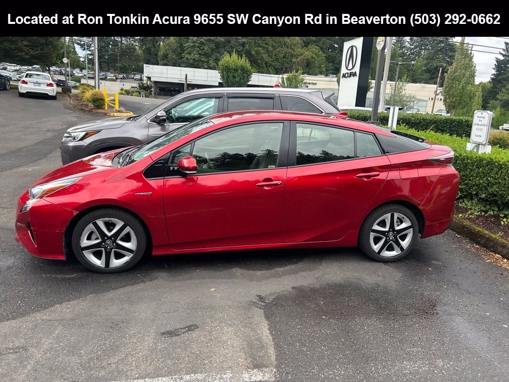 Used 2017 Hypersonic Red Toyota Three Touring image 5