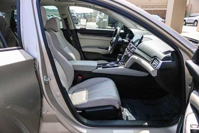 Used 2018 Beige Honda EX image 17