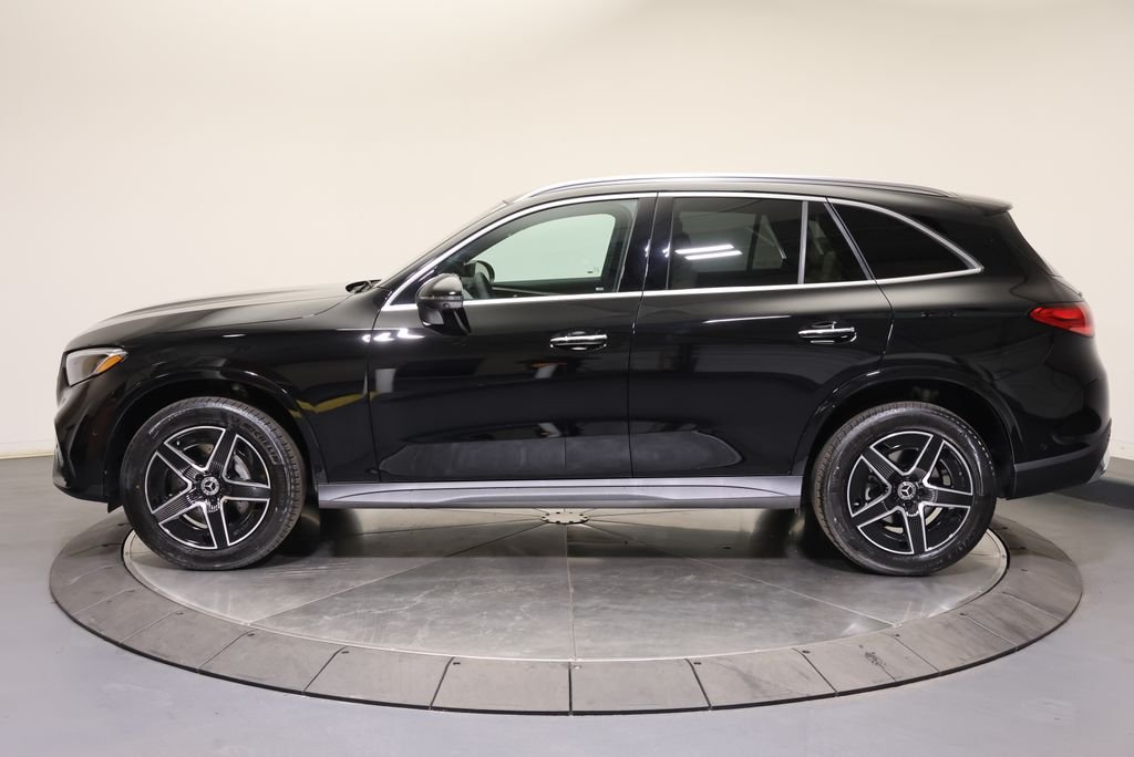 New 2027 Black Mercedes-Benz GLC 300 image 4