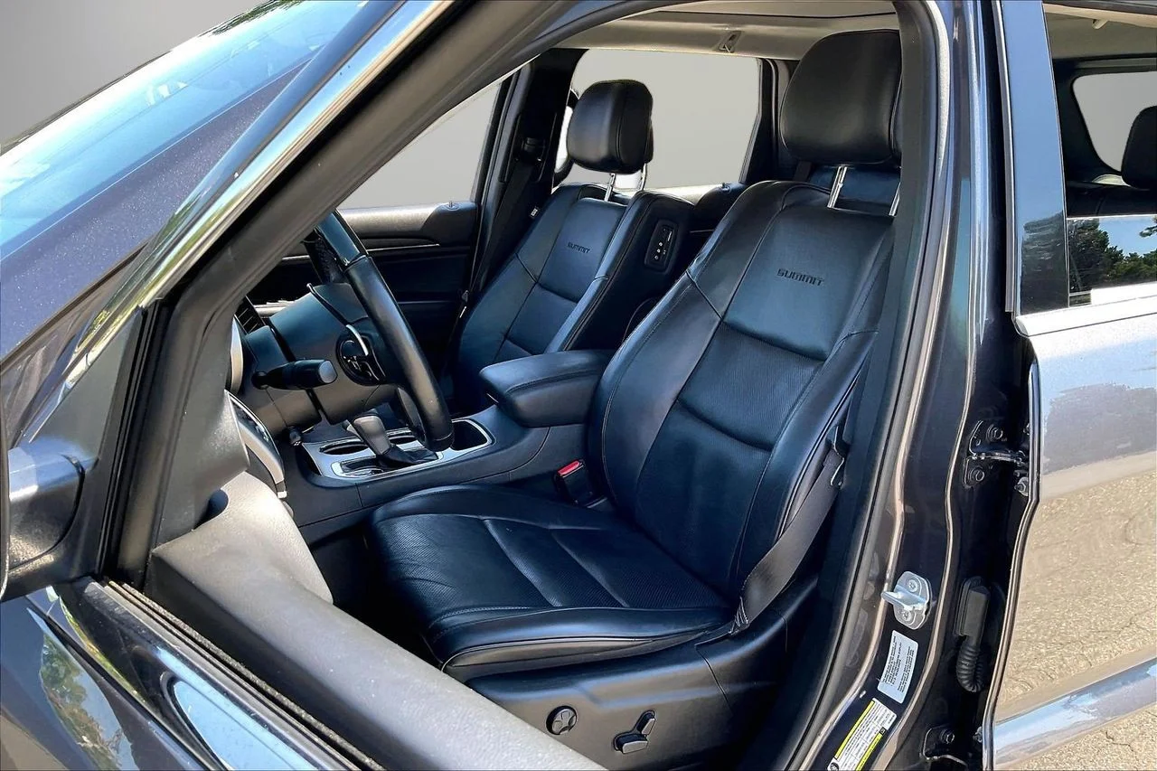 Certified Used 2017 Gray Jeep Summit image 23