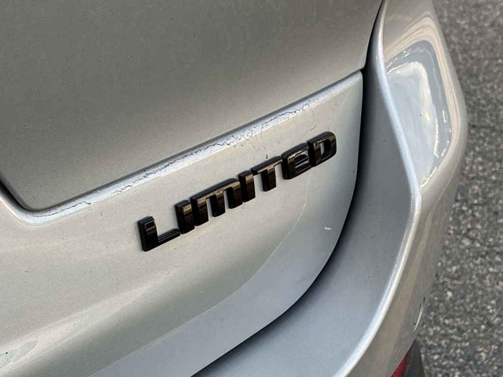Used 2024 Silver Jeep Limited image 11