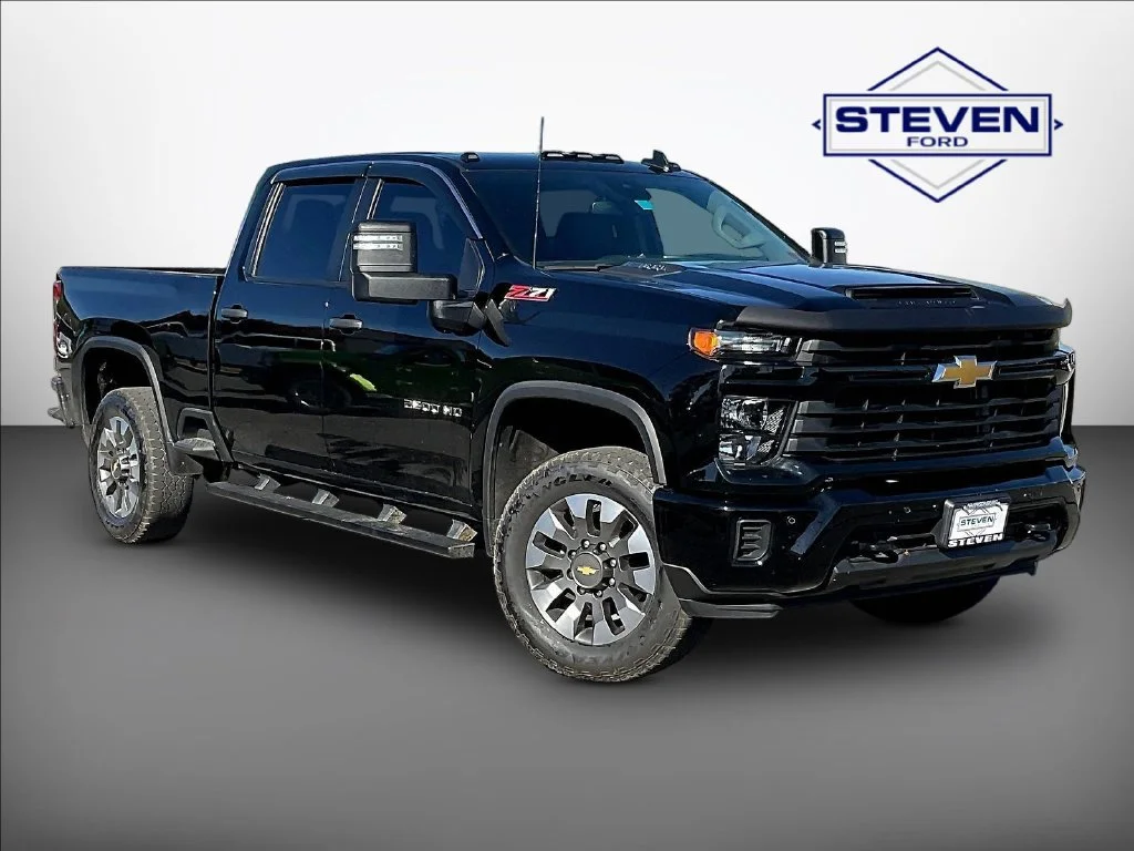Used 2025 Black Chevrolet Custom image 1