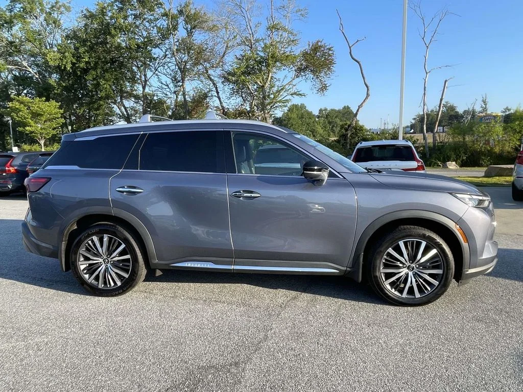 Used 2023 Moonbow Blue INFINITI SENSORY image 30