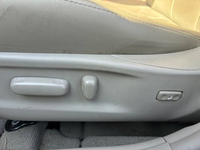 Used 2011 Aloe Green Metallic Toyota LE image 22
