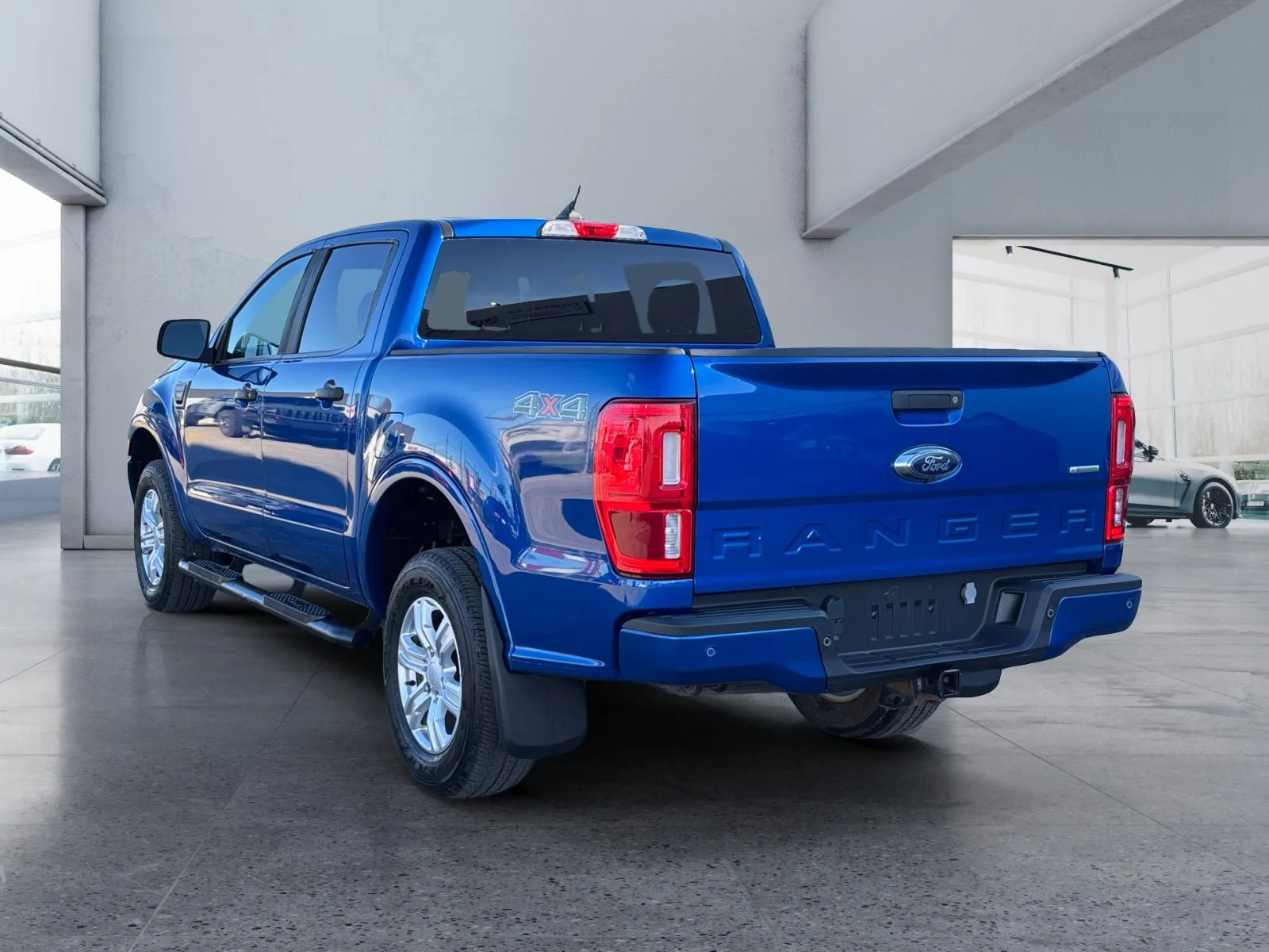 Used 2019 Lightning Blue Metallic Ford XLT image 3
