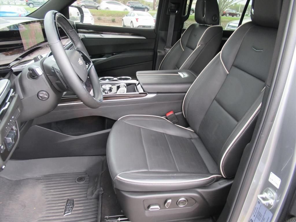2025 Cadillac Escalade Premium Luxury - Photo 17