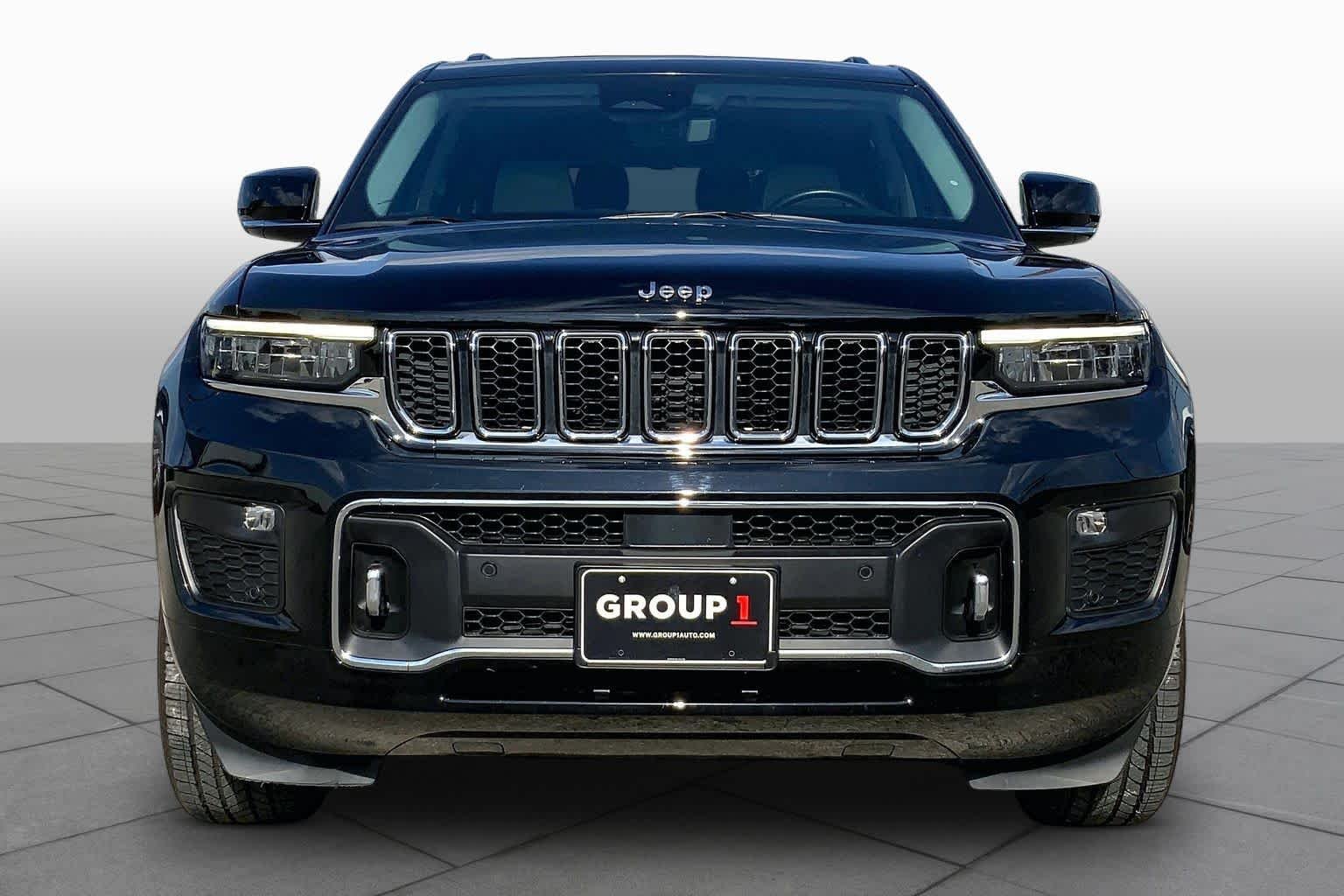 Used 2021 Diamond Black Crystal Pearlcoat Jeep Overland image 7