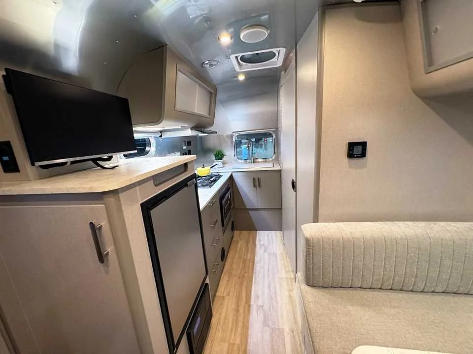 Used 2026 SILVER AIRSTREAM  image 16