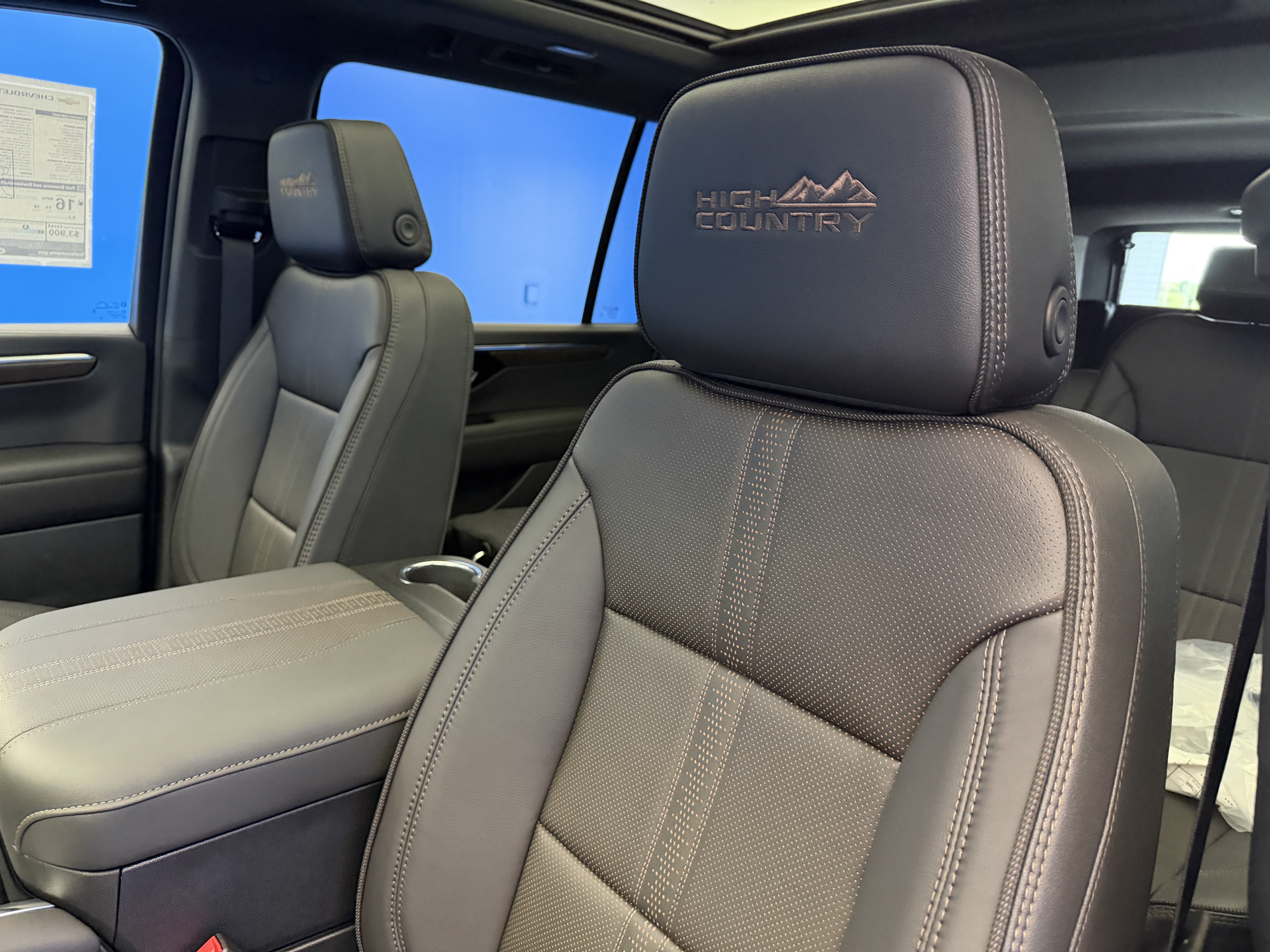 2026 Chevrolet Suburban High Country - Photo 14