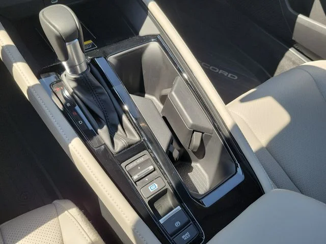 2023 Honda Accord Hybrid Touring - Photo 25