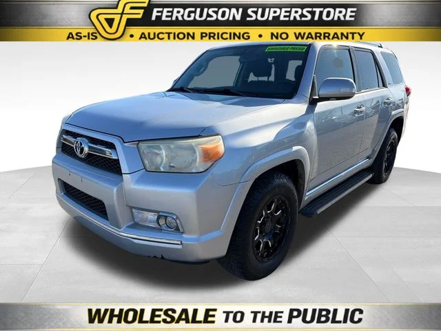 Used 2011 Silver Toyota SR5 image 3