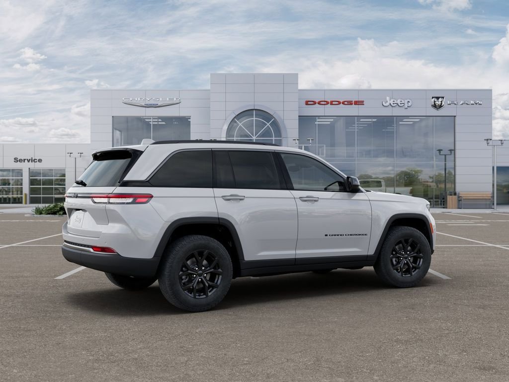 New 2026 Bright White Clear-Coat Exterior Paint Jeep Altitude image 4