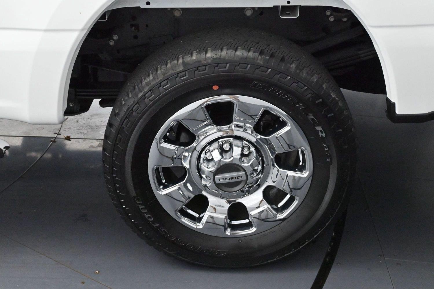 Used 2025 White Ford XL image 33