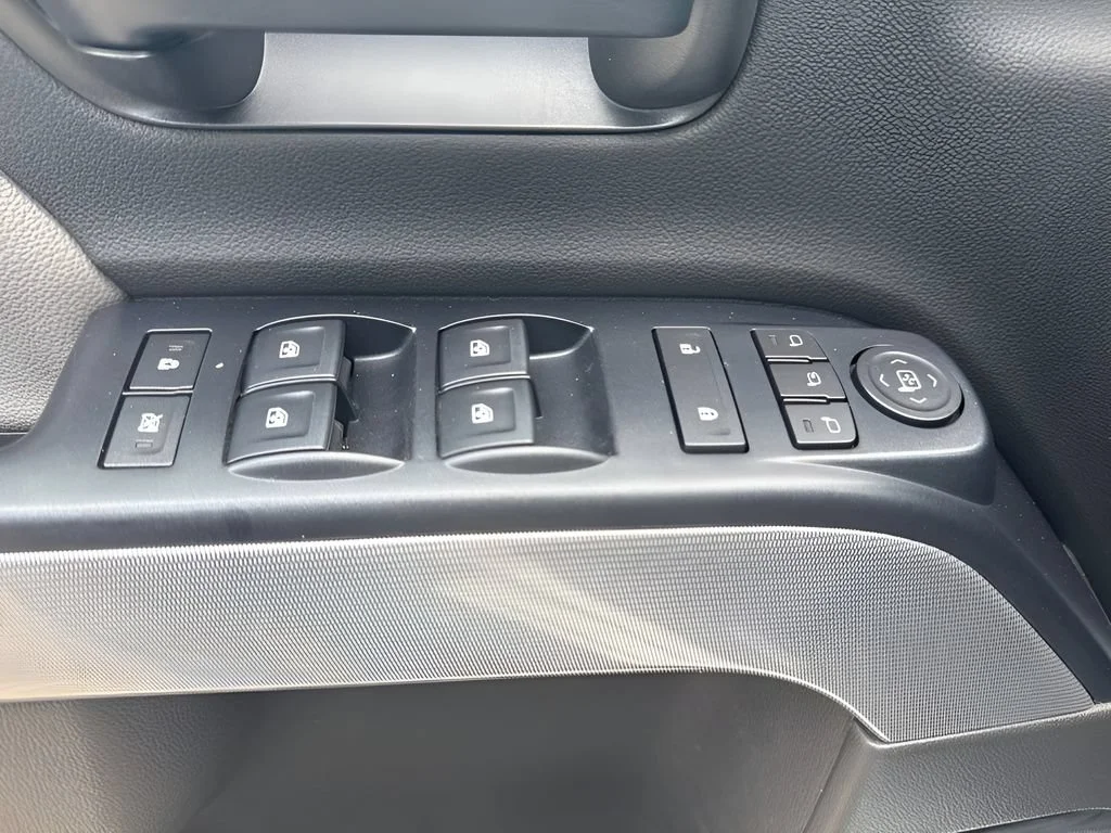 Used 2018 SUMMIT WHITE Chevrolet LTZ image 25