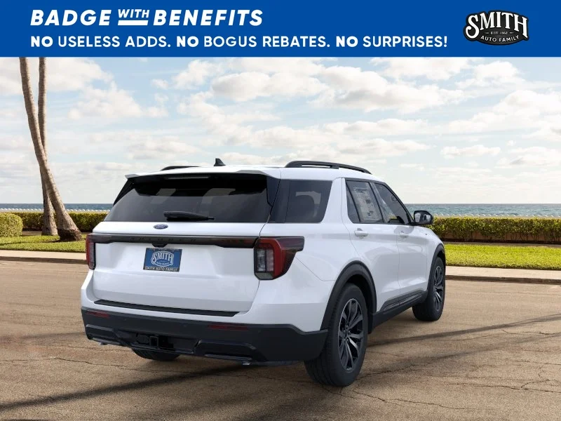 New 2026 Star White Metallic Tri-Coat Ford ST-Line image 9