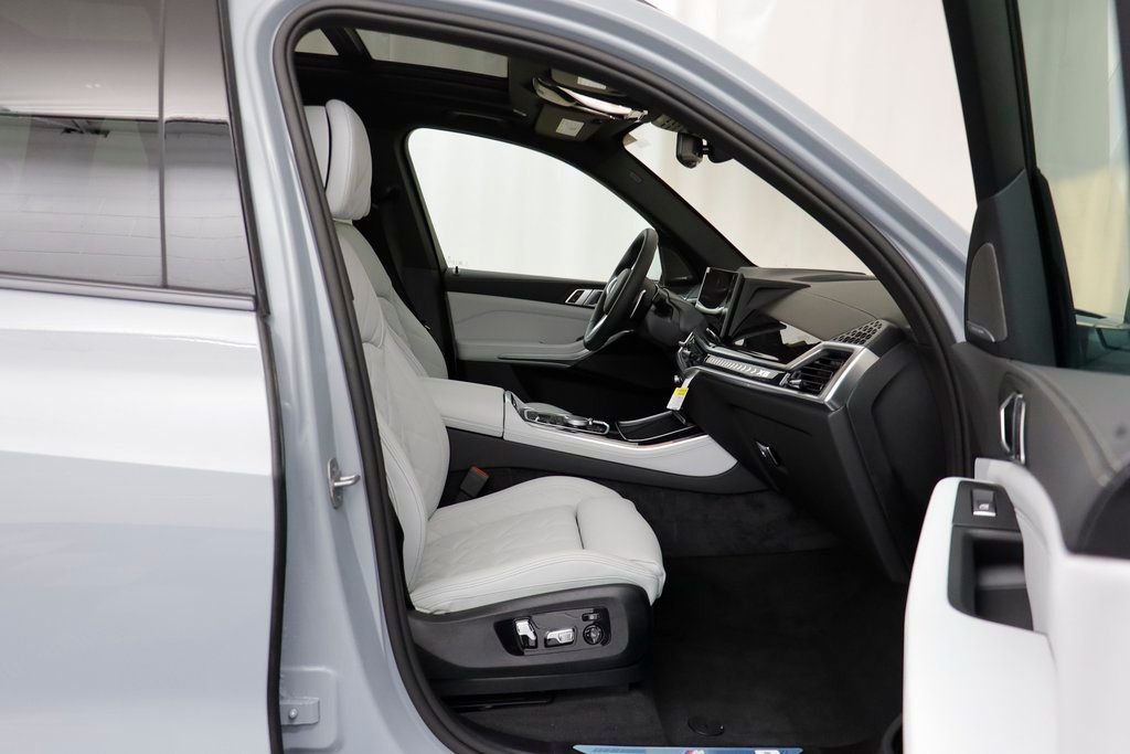 New 2026 Brooklyn Grey Metallic BMW xDrive50e image 20