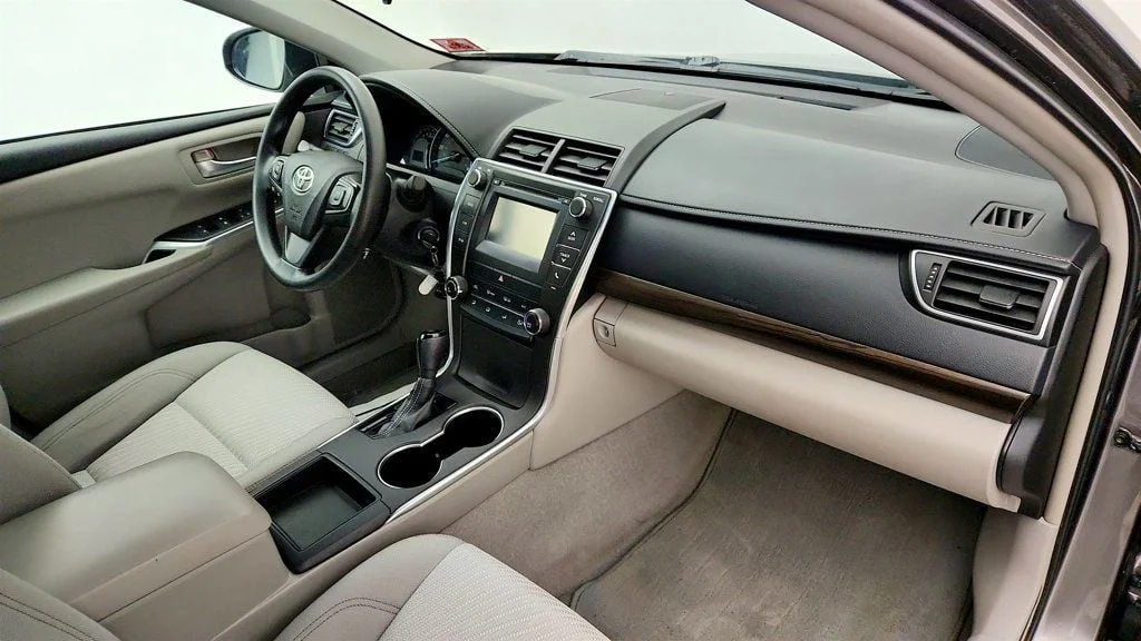 Used 2015 Predawn Gray Mica Toyota 4dr Sedan I4 Automatic LE image 24