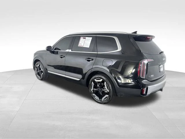 Used 2024 Black Kia EX image 9