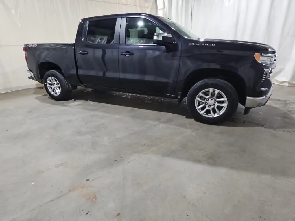 Used 2023 Dark Ash Metallic Chevrolet LT image 7
