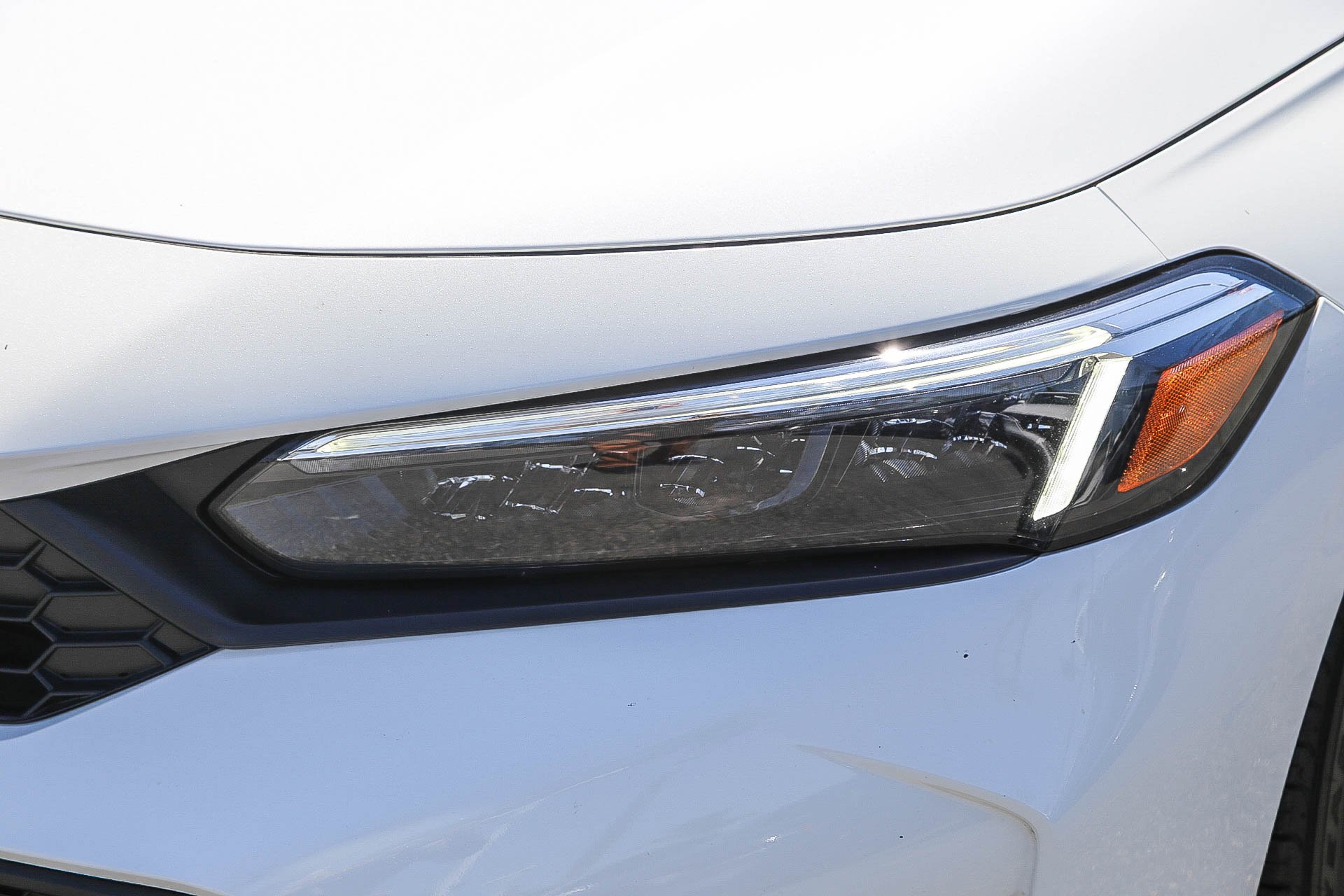 Certified Used 2025 Platinum White Pearl Honda Sport image 4