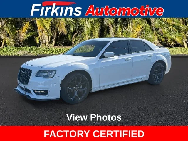 2023 Chrysler 300 Touring L