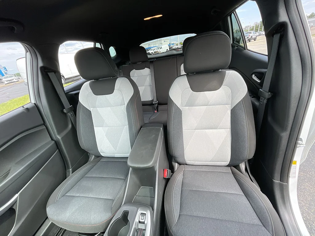 Used 2024 Summit White Chevrolet RS image 19