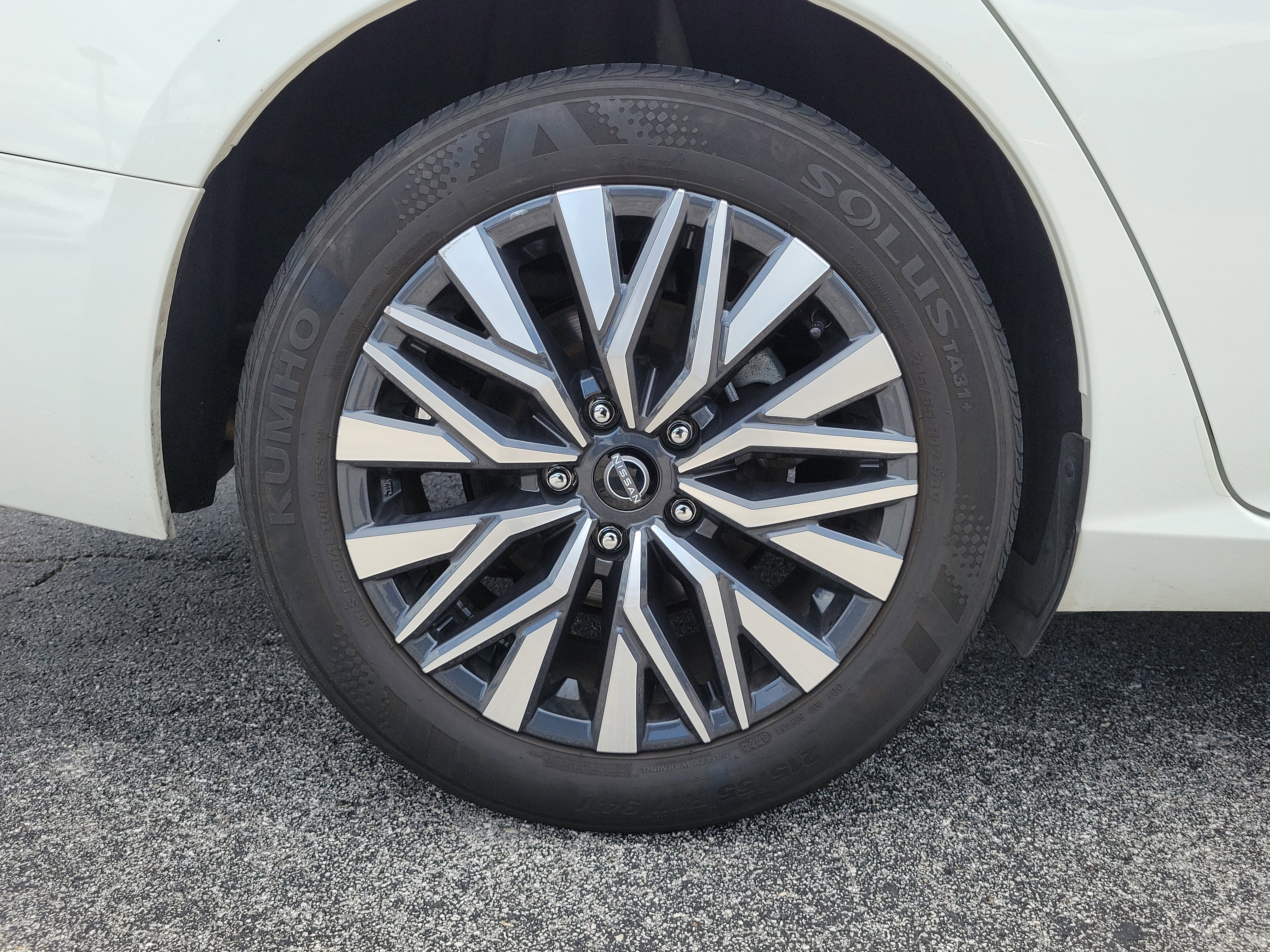 Used 2025 Glacier White Nissan SV image 8