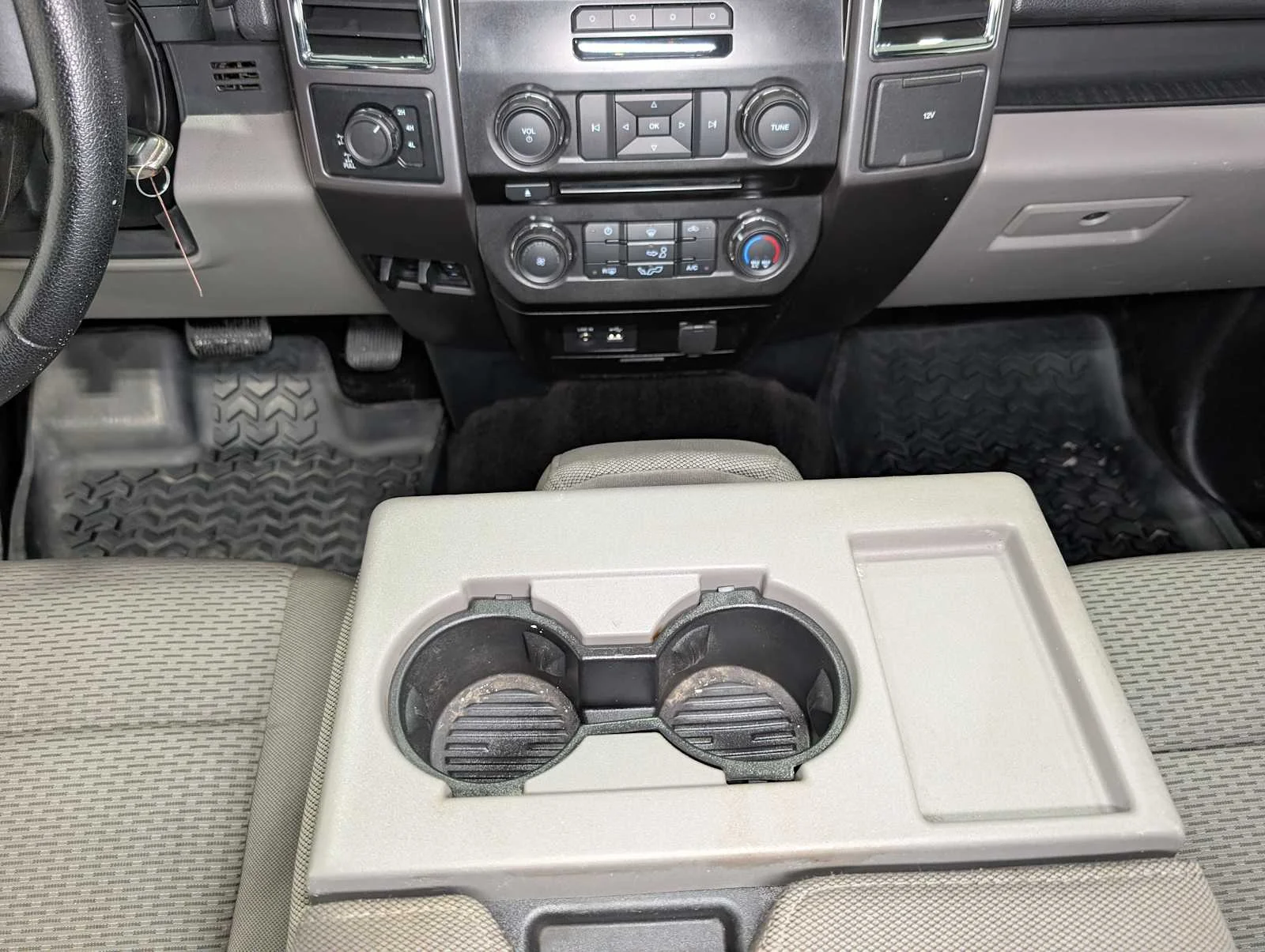 Used 2015 Blue Jeans Metallic Ford XLT image 14